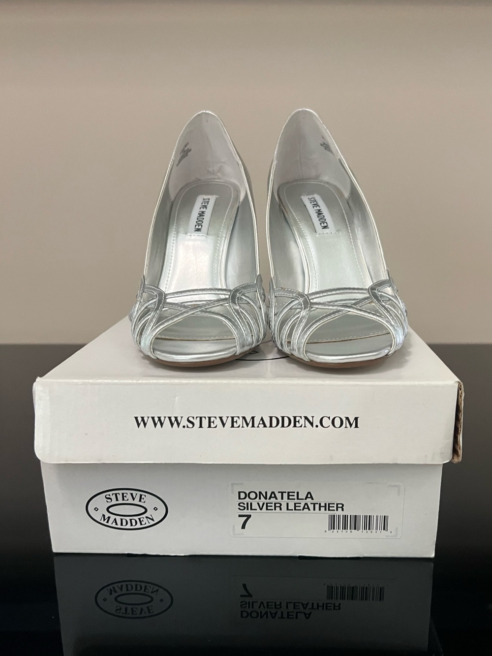 Elegant Steve Madden Metallic Silver Strappy Heel